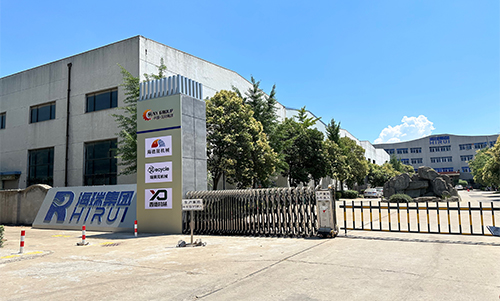 客戶參觀、考察鋰電池處理設備車間
